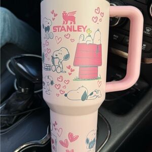Stanley Pink Peanuts Snoopy Illustrated Travel Mug